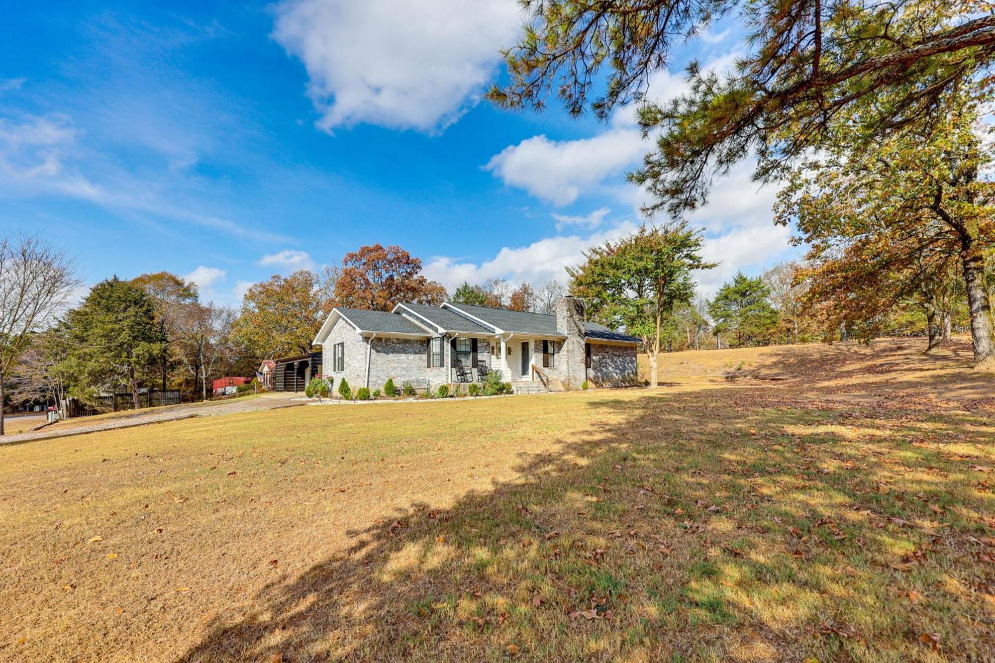 Near Lake Dardanelle Updated Home With Large Yard! Russellville Εξωτερικό φωτογραφία