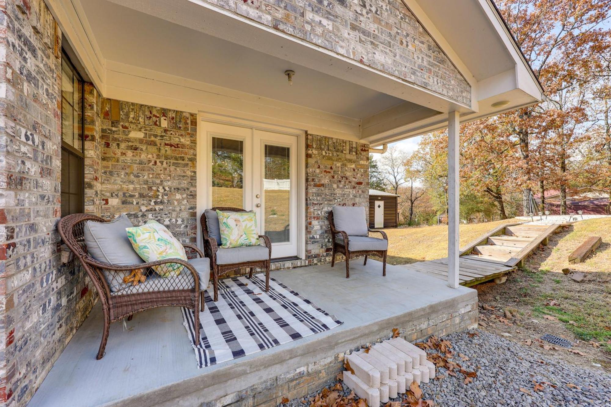 Near Lake Dardanelle Updated Home With Large Yard! Russellville Εξωτερικό φωτογραφία